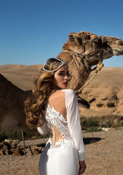 فستان-زفاف-بظهر-مفتوح