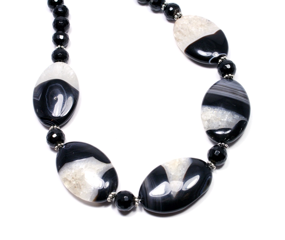 قلادة-من-العقيق-متعدد-الأ