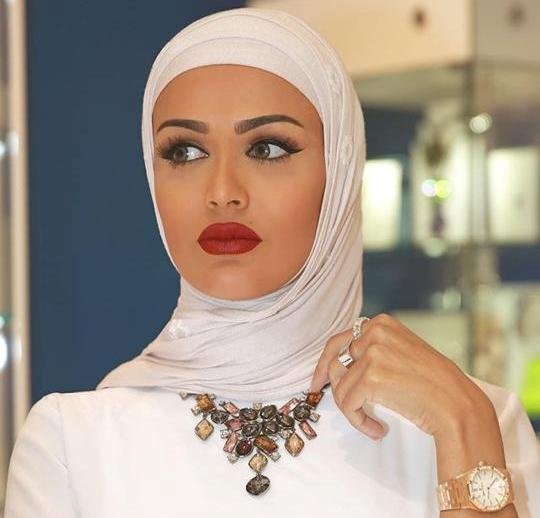 ﻿طريقة لف الحجاب الكويتي مشاهير