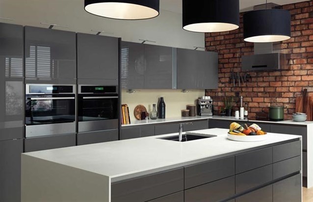 مطبخ-رمادي-بالاضاءة
