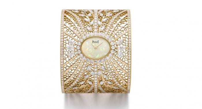 lacework-من-بياجيه