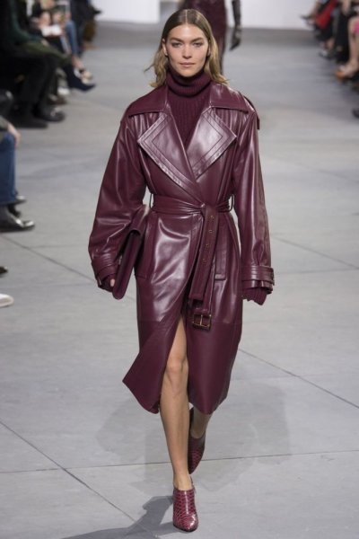 جاكيت-جلد-نبيتي-من-michael-kors