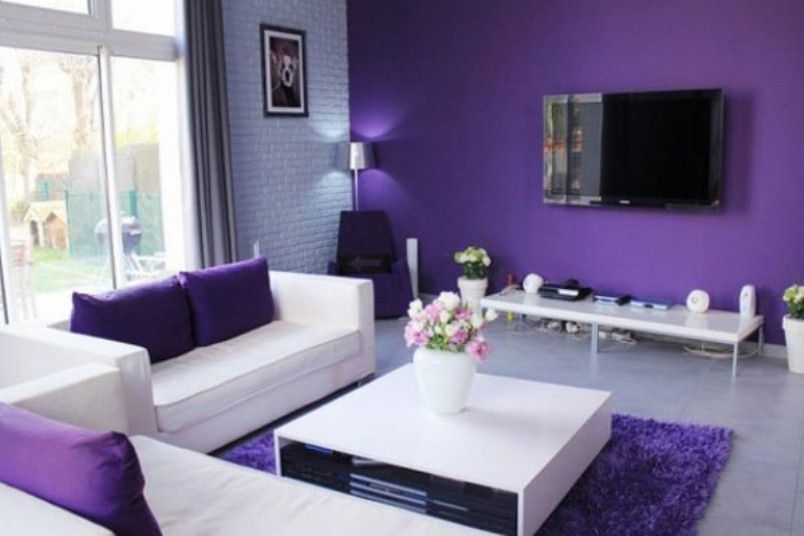 دهان-الحائط-باللون-البنفسجي