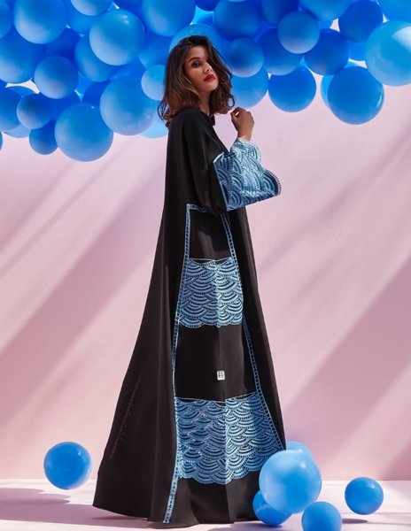 عباية-اسود-وازرق