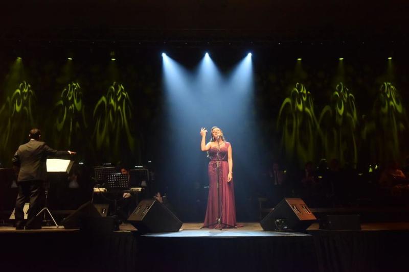 انغام-على-المسرح