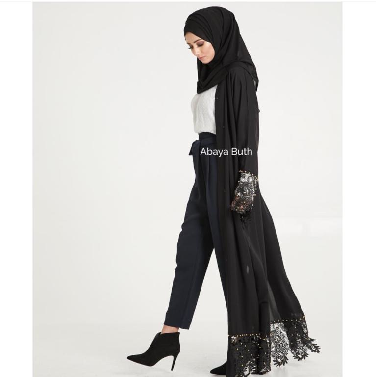 عباية-مطرزة-من-الاطراف-من-Abaya-Buth