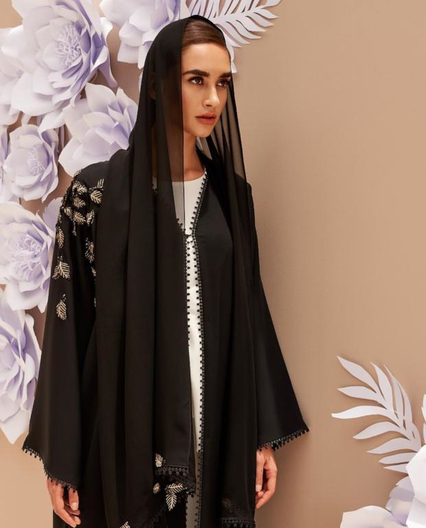 عباية-موزان-المطرزة-باوراق-الشجر