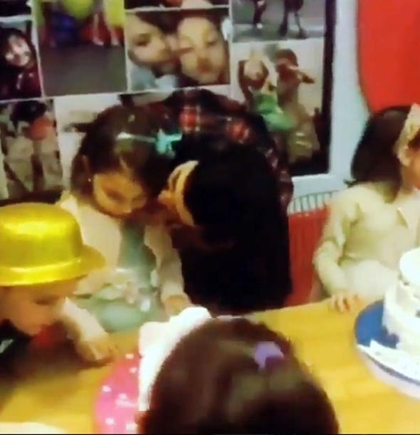 عيد-ميلاد-الطفلتين