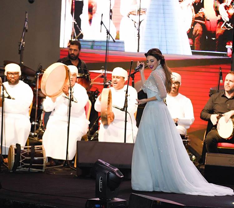 ملكة-المسرح-تطرب-الجمهور