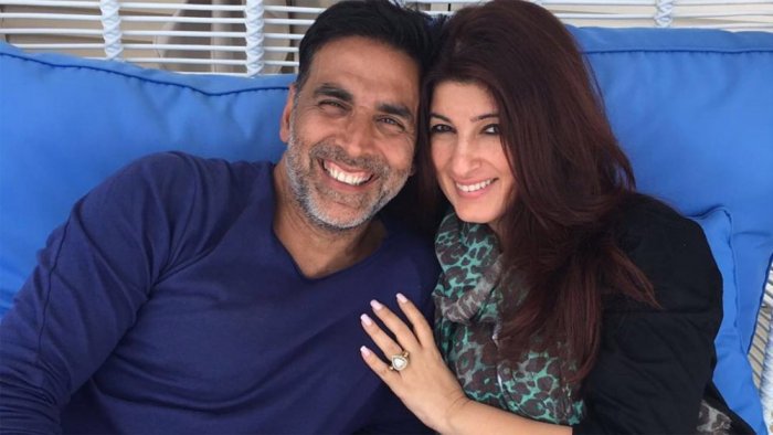 كيف عبر اكشاي كومار عن حبه لزوجته في عيد الحب مشاهير