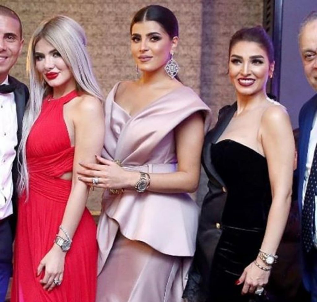 الفنانة-المعروفة-روجينا