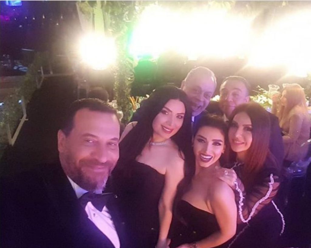 روجينا-وأصدقائها