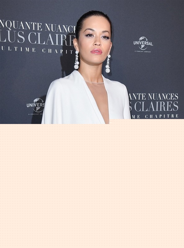 المغنية ريتا اورا