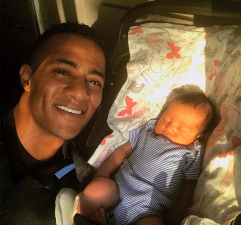 اول-صورة-لابنته