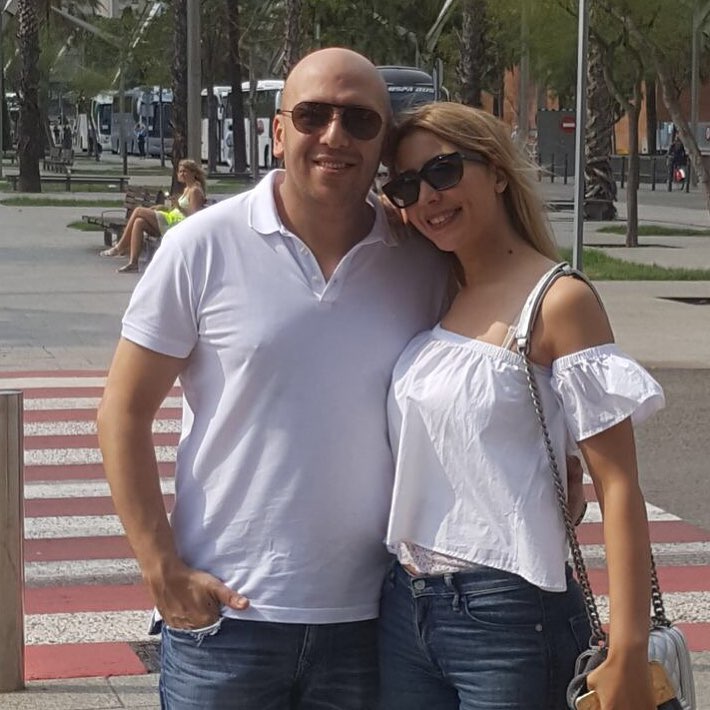 جنات-مع-زوجها