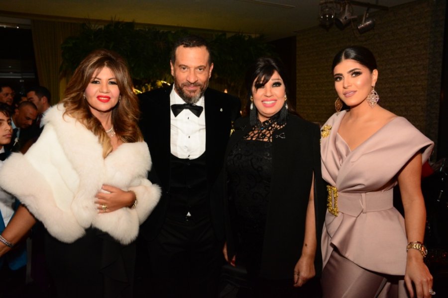 زوجة-النجم-مع-الحضور