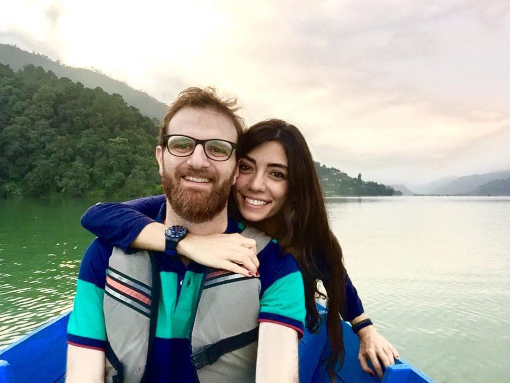 سيرينا-على-البحر-وفؤاد-يمين