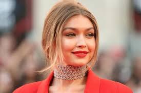 صور مكياج ناعم على طريقة جيجي حديد