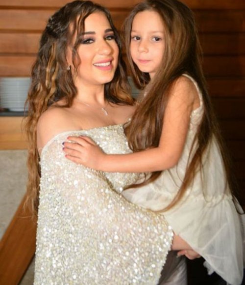 اسما-وابنتها