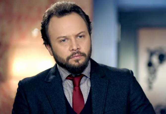 الفنان مكسيم خليل