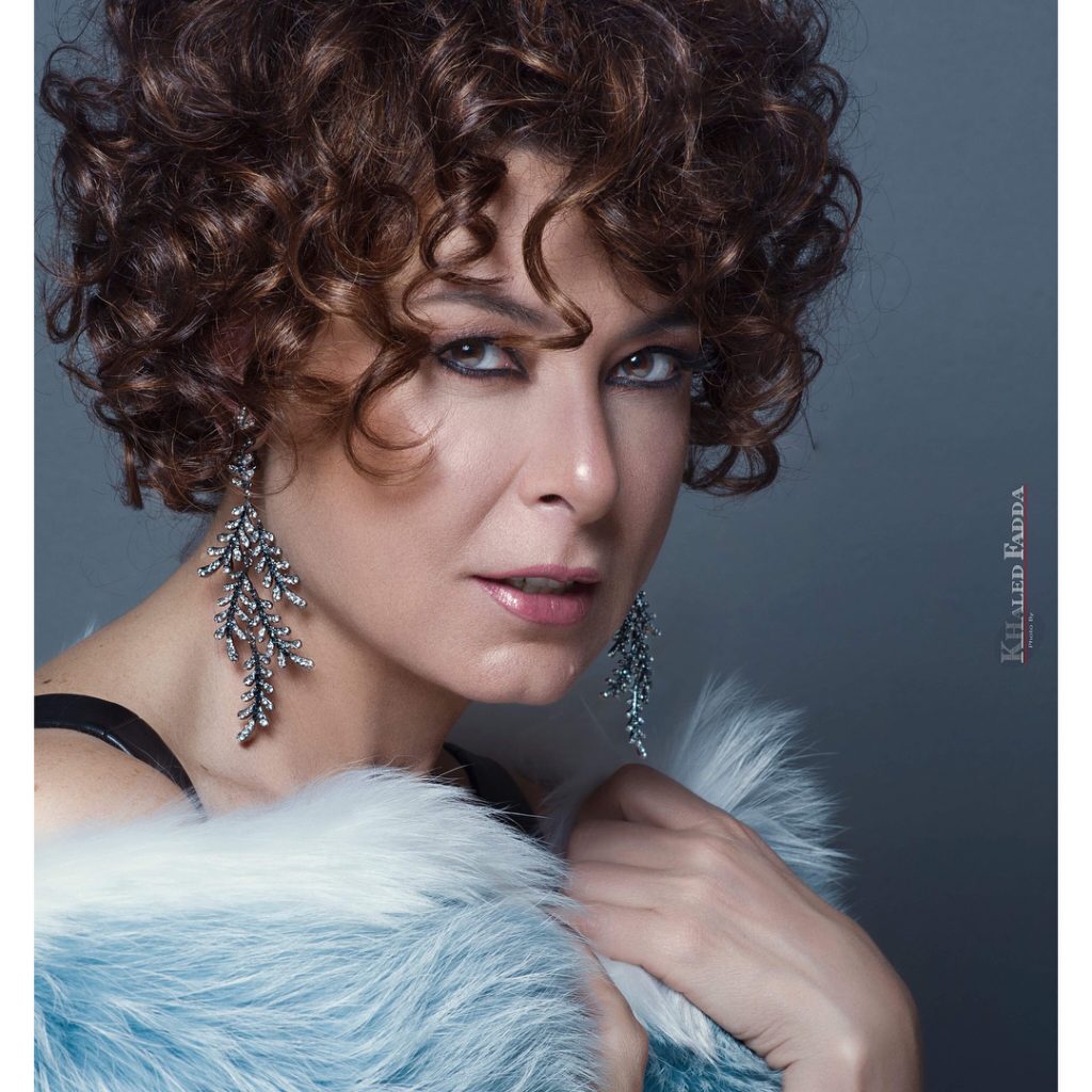 النجمة-بمكياج-جذاب