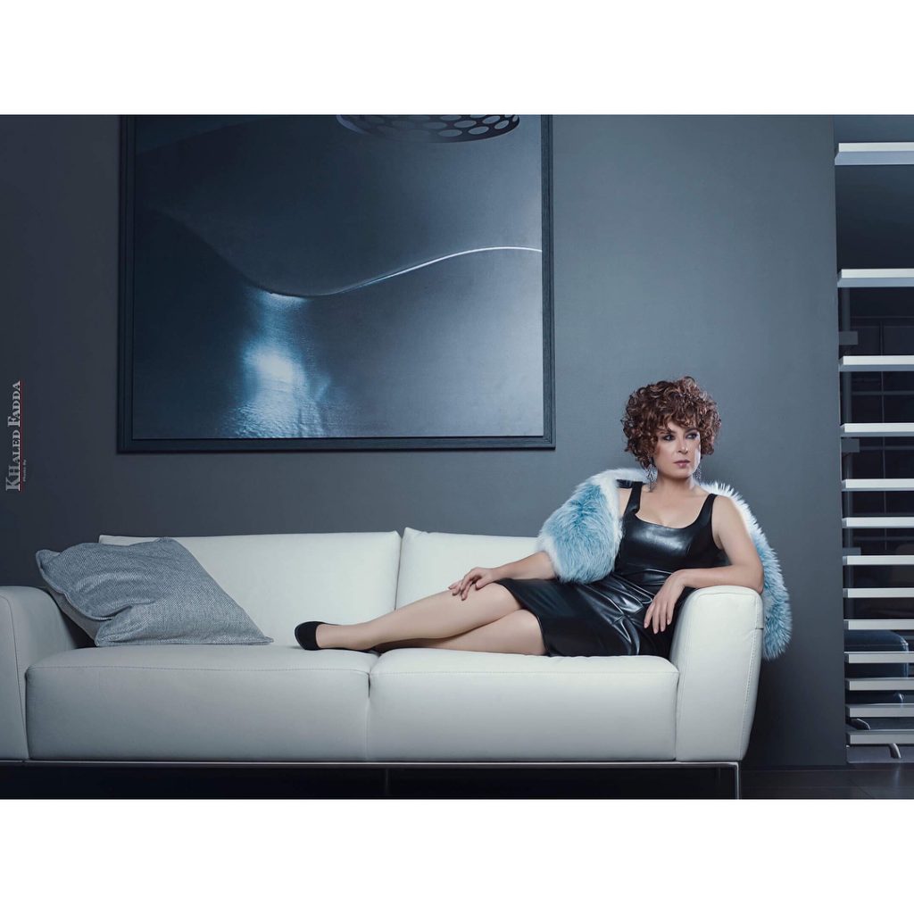 النجمة-تتألق-بالاسود