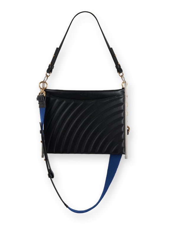 حقيبة-باللون-الاسود