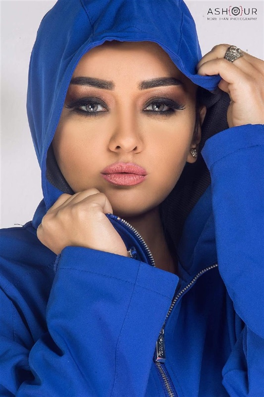 راندا-تتألق-بالازرق
