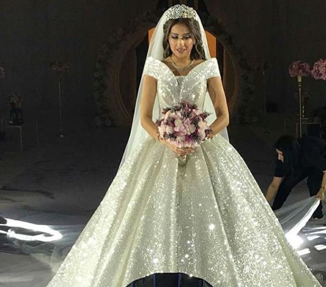 فرح-خلال-زفافها