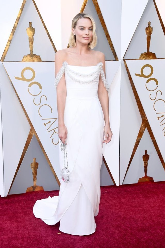 مارجوت-روبي-بفستان-شانيل