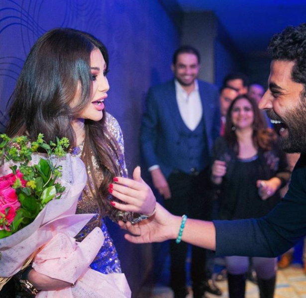 مدير-اعمالها-يخدعها