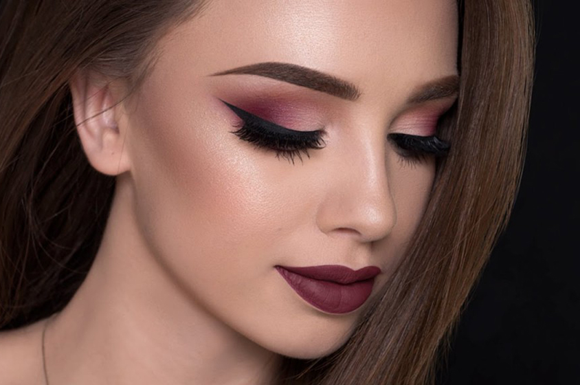 المكياج باللون البرغندي