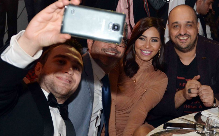 شيرين-مع-حسام-في-صورة-سيلفي