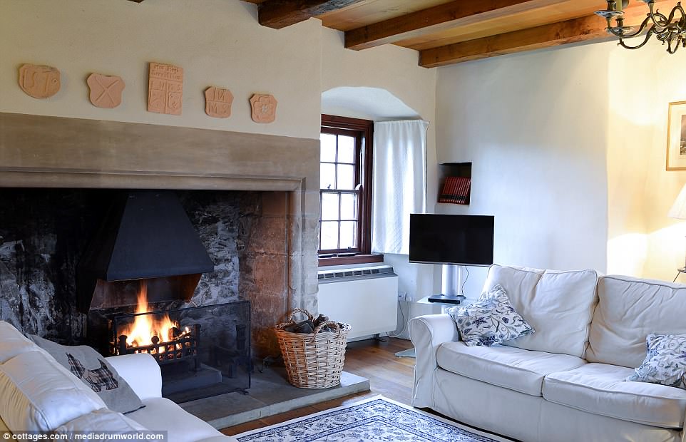 بالصور قلعة مذهلة للإيجار