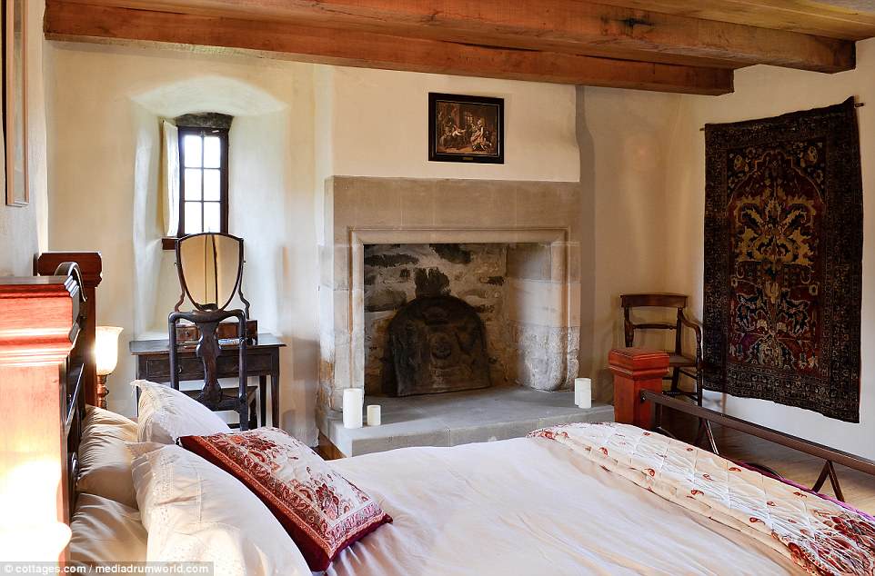 بالصور قلعة مذهلة للإيجار