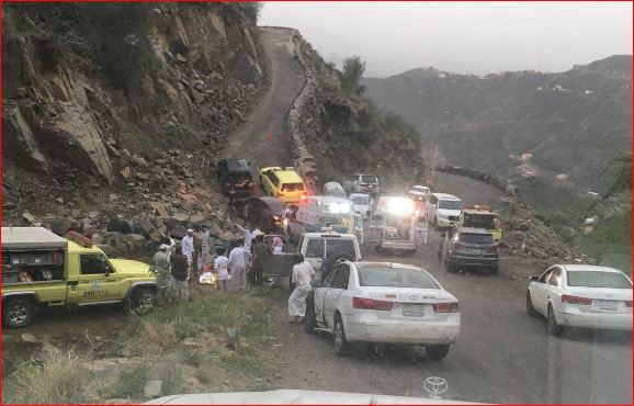 حادث أليم .. مصرع 6 سعوديين في سيارة سقطت من ارتفاع 150 مترا