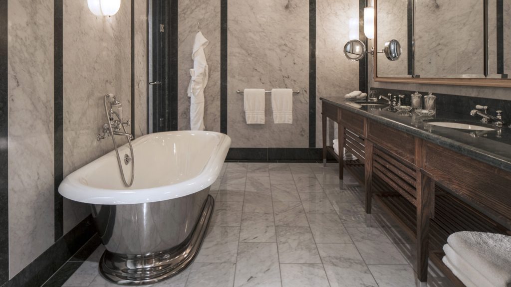 Four Seasons Hampshire 1