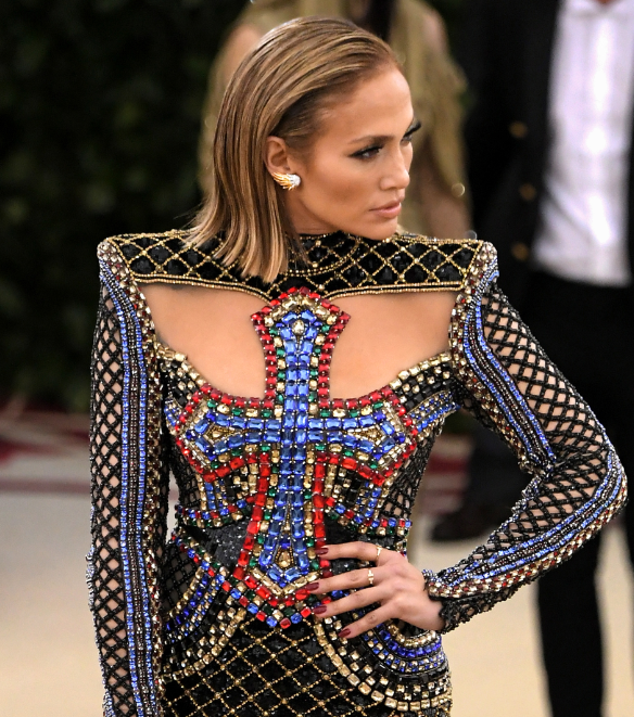 Jennifer Lopez stunned in Tiffany Schlumberger earrings and Tiffany T rings at the 2018 Met Gala.