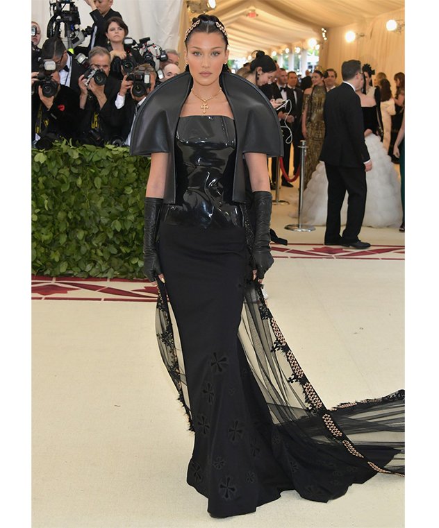 bella-hadid_اطلالة-بيلا-حديد