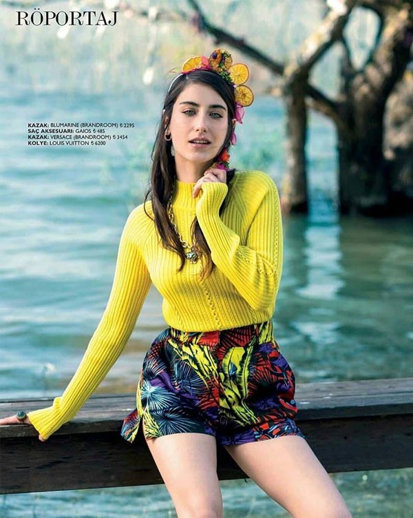 النجمة-بشورت-قصير-جرئ