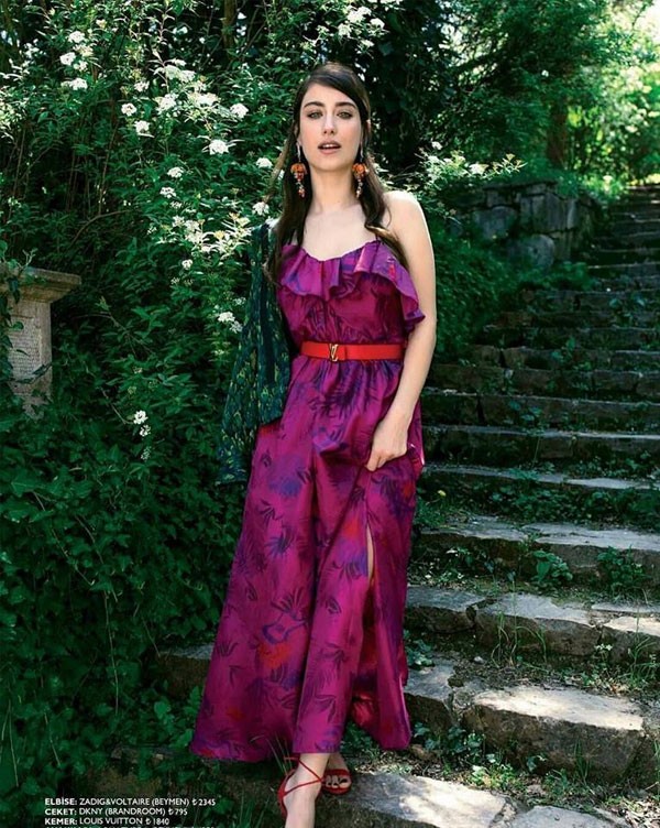 هازال-بفستان-زهري-ناعم