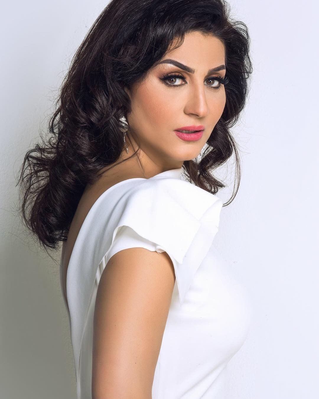 وفاء عامر في نسر الصعيد