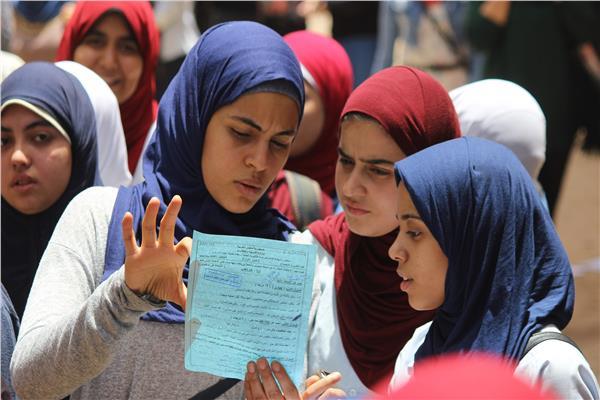 بتهمة تسريب امتحانات الثانوية العامة.. احتجاز ثلاثة طلاب في مصر