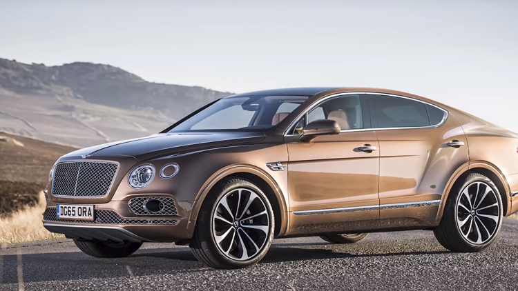 فيديو بنتلي تكشف عن سيارة رياضية فاخرة