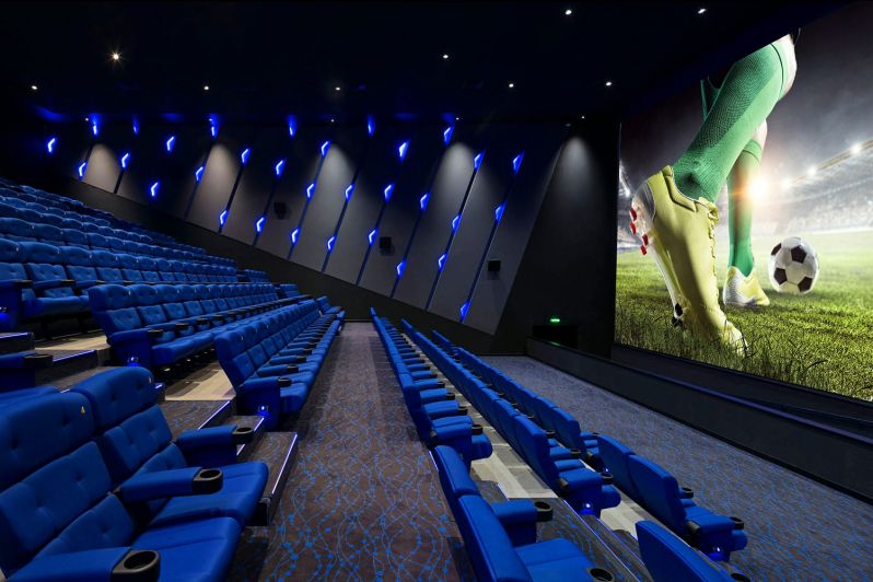 الإمارات تعرض مباريات كأس العالم في دور السينما