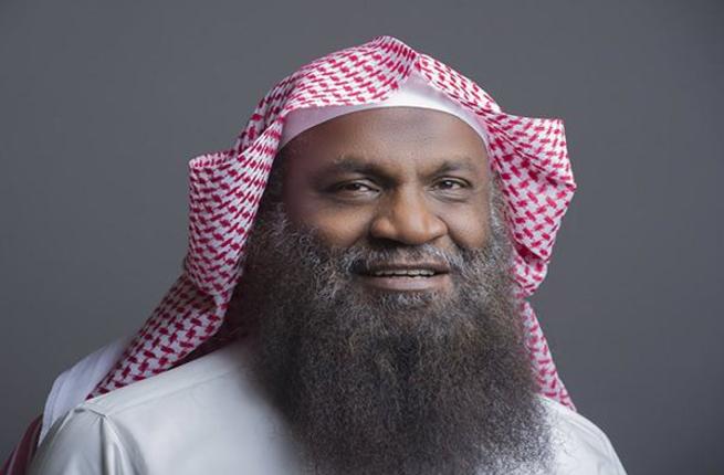 فيديو الشيخ عادل الكلباني يوقف خطبة الجمعة بسبب الجوال