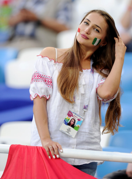 من يكسب في منافسة الجميلات في كأس العالم