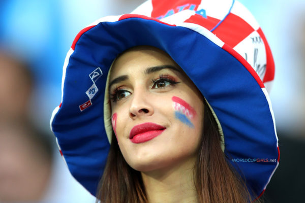 من يكسب في منافسة الجميلات في كأس العالم