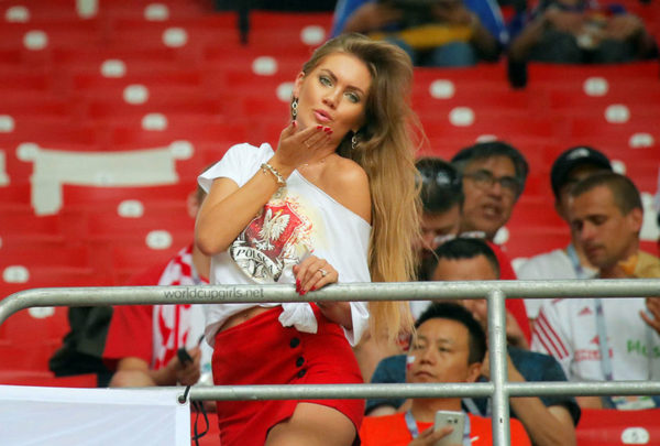 من يكسب في منافسة الجميلات في كأس العالم