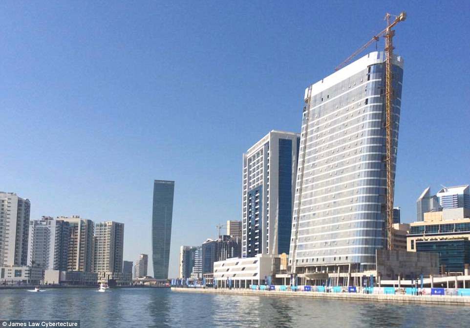 بالصور ناطحة سحاب جديدة في دبي على شكل آيبود